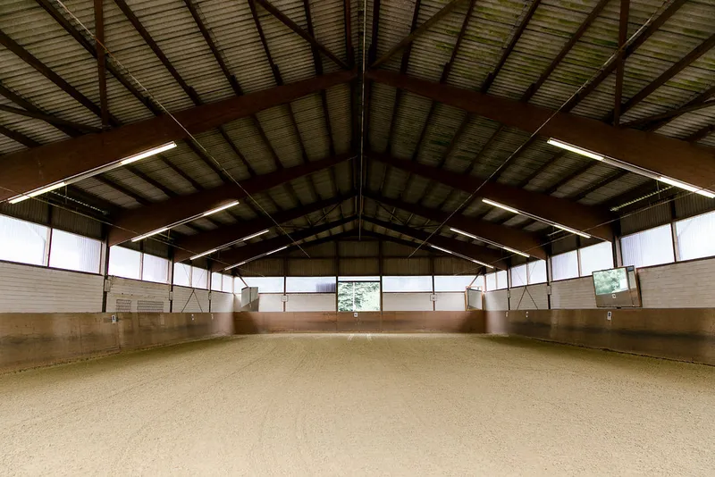Reithalle des Reitstalls Pulheim von innen